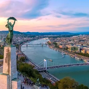 New West10 Star Center Apartment Budapest